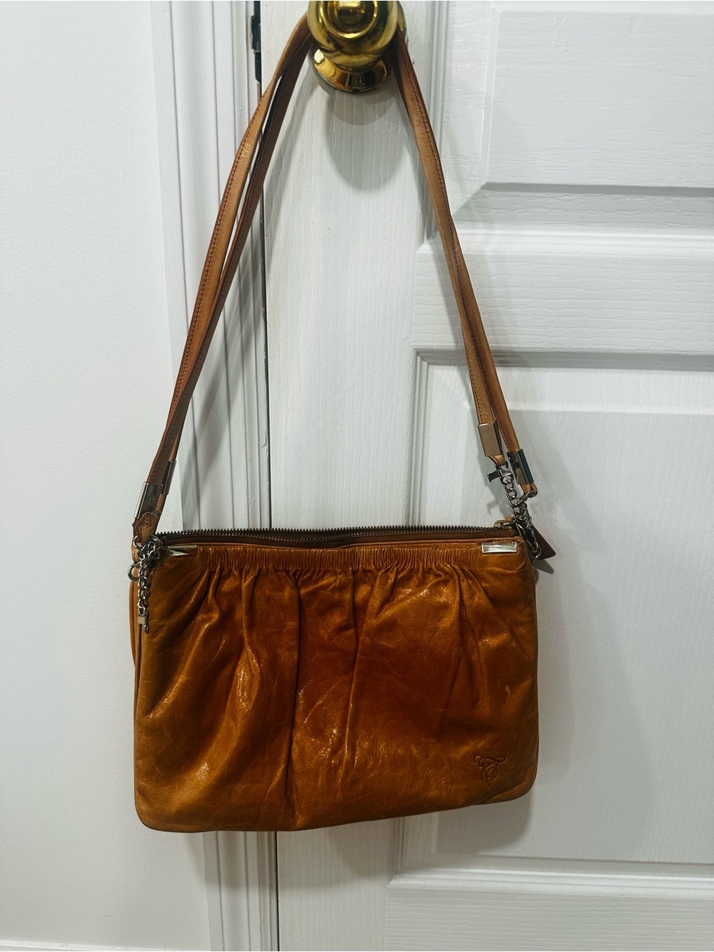 Leather Shoulder Bag in Brown - Classic Women's Handbag Tre Vero brand
